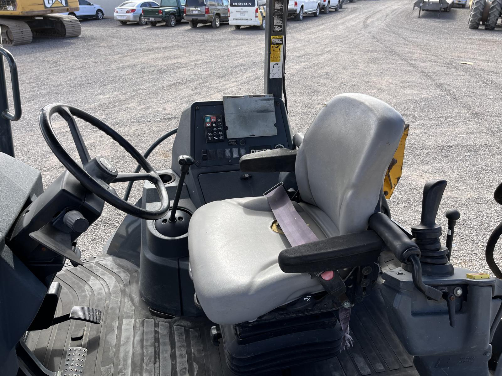 ./imagenes/INVOICE/2019/17207/JOHN DEERE 310SK (3).JPG